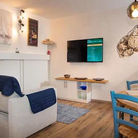 Cozy Studio In Rovinj Old Town Appartamento *